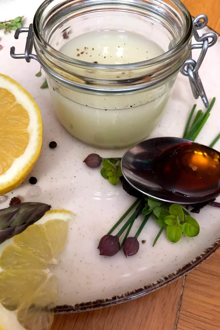 Rukolovo-špenátový salát s jablky a ořechy