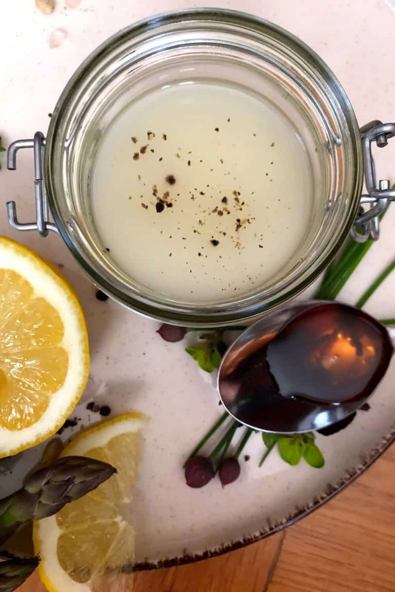 Rukolovo-špenátový salát s jablky a ořechy