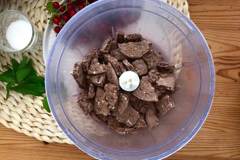 Nepečený rybízovo-ricottový cheesecake” do sklenice