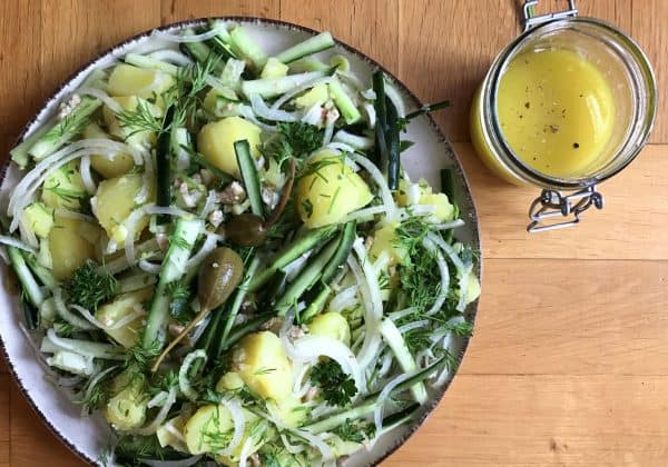 Bramborový salát s okurkou